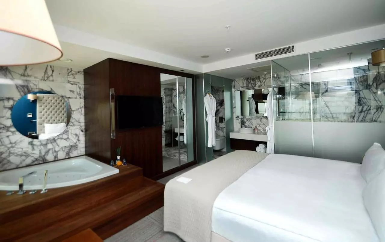 RAMADAENCORE_SHABAVIZ (18).jpg